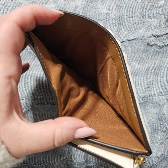 Coach Medium Corner Zip wallet with linear quilting in white nappa leather - Picture 4 of 6